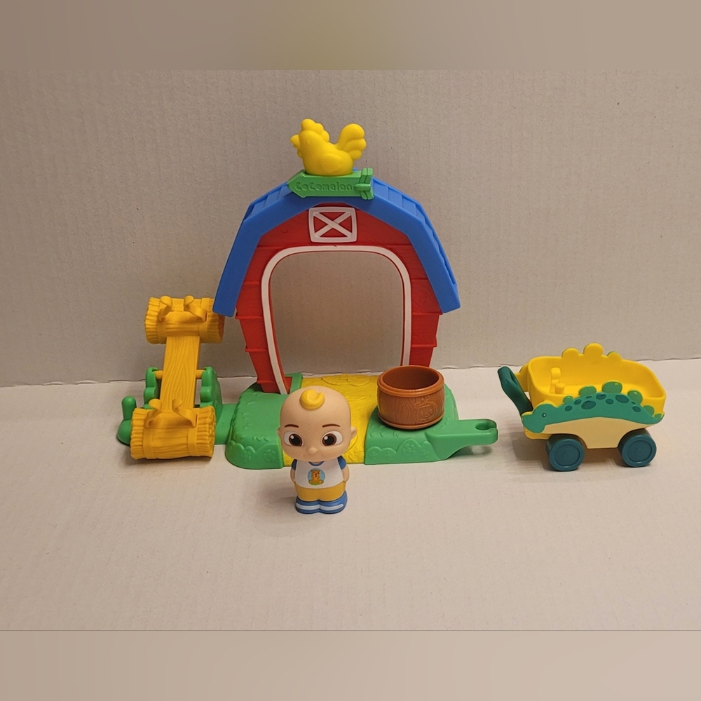 CoComelon Small Farm Playset
